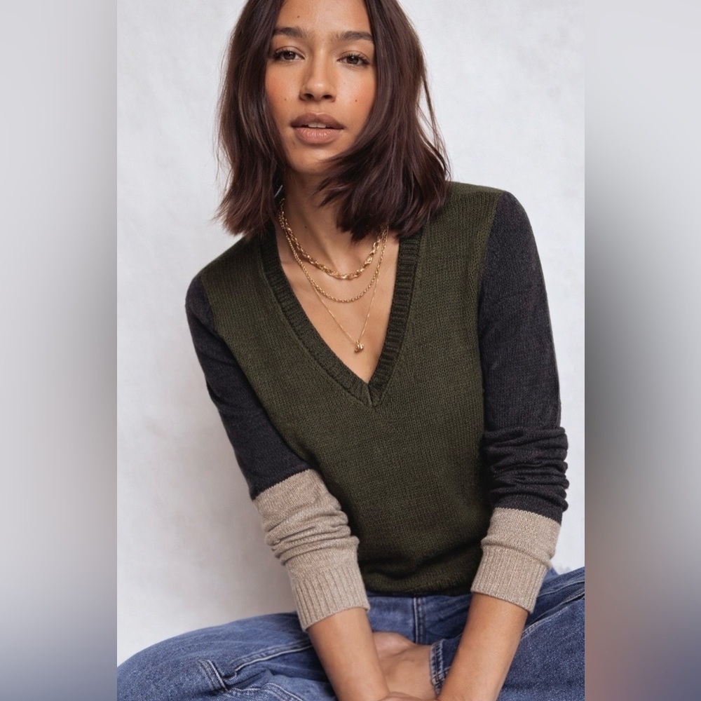 Curio New York Colorblock Olive Green Navy Cream Knit Sweater M